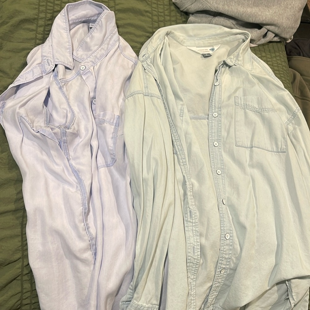 Bundle of women’s old navy button up. Size Large
